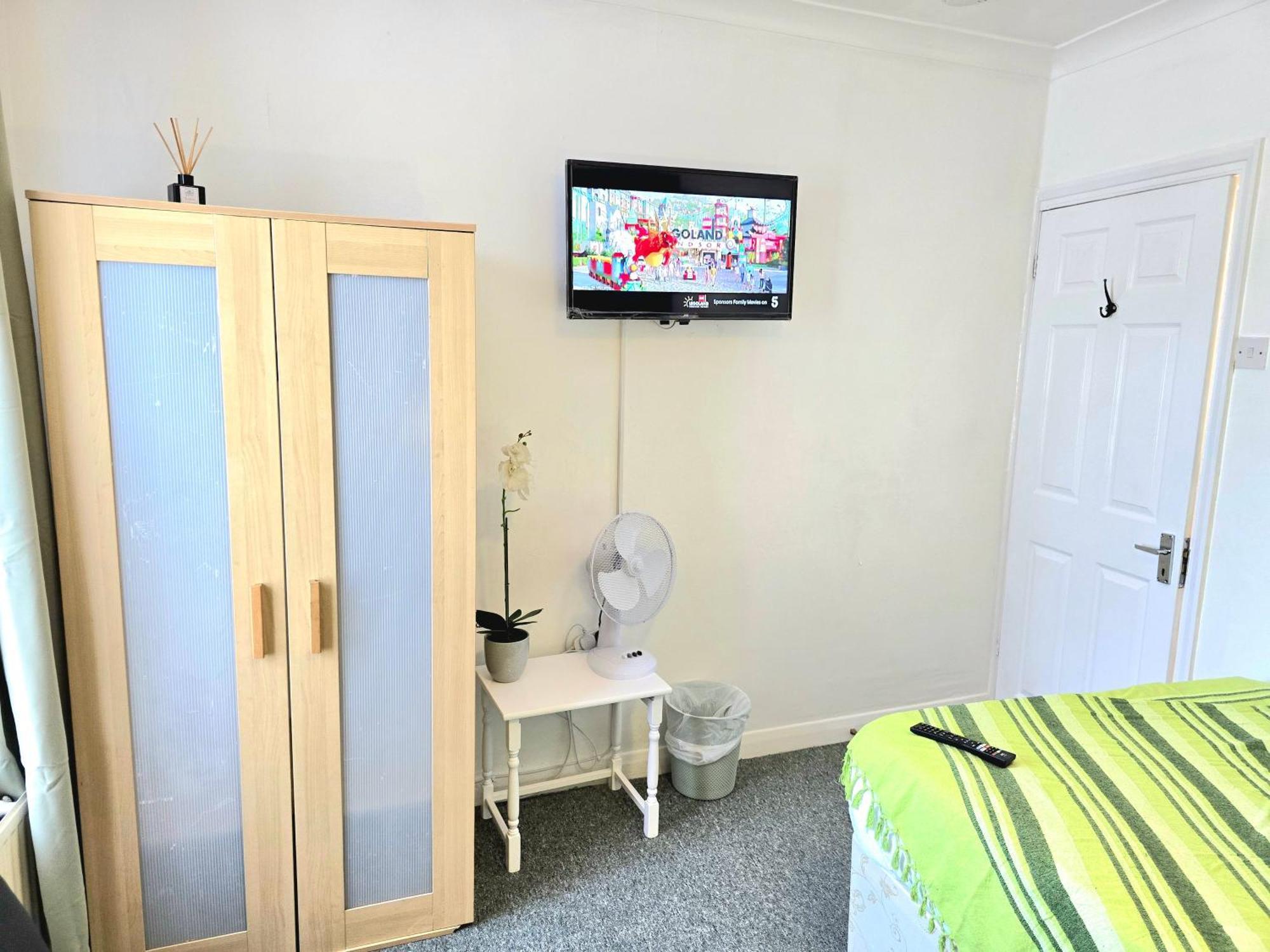 Gillings Villa -Perfect For Long & Short Stays Gillingham  Exterior foto